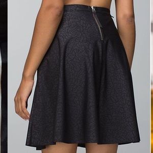 NWT Lululemon G2G Skirt Petal Embossed Size 6